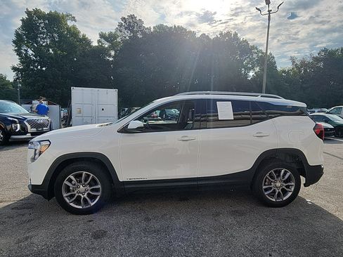 Used 2022 GMC Terrain SLT AWD/4WD image 2