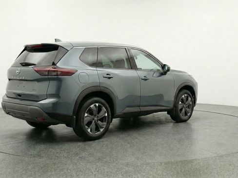 Used 2025 Nissan Rogue SV FWD image 9
