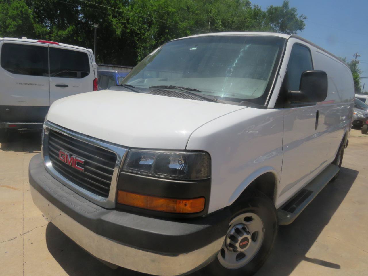 Used 2015 GMC Savana 2500 RWD image 1