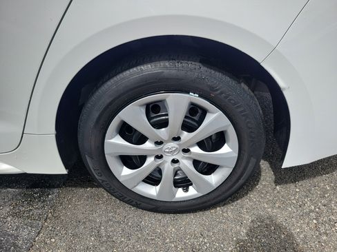 Used 2023 Toyota Corolla LE FWD image 29