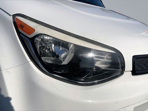 Used 2016 Kia Soul + w/ Soulful Package FWD image 29