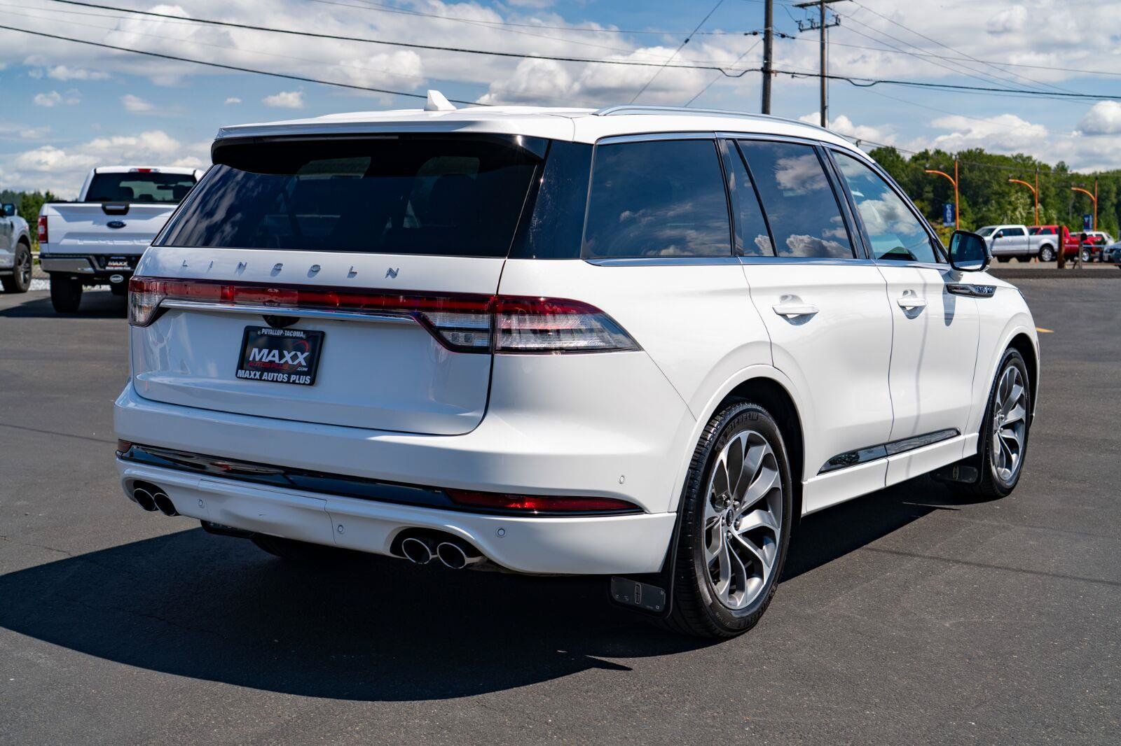 Used 2021 Lincoln Aviator Grand Touring w/ Equipment Group 302A AWD/4WD image 9