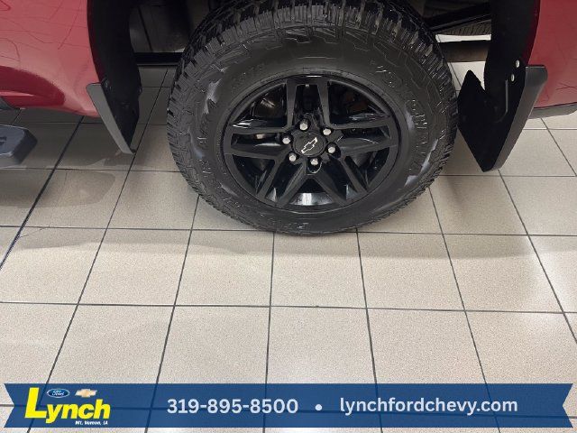 Used 2020 Chevrolet Silverado 1500 LT Trail Boss AWD/4WD image 26