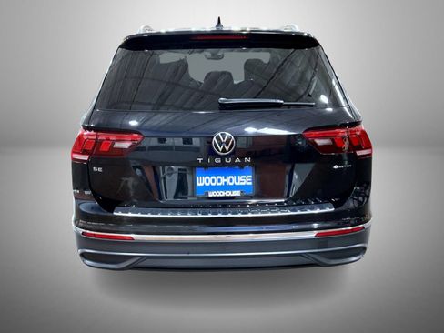 Used 2024 Volkswagen Tiguan SE AWD/4WD image 6