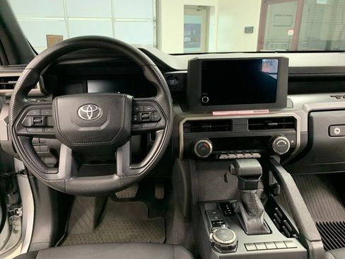 Used 2024 Toyota Tacoma SR5 AWD/4WD image 15