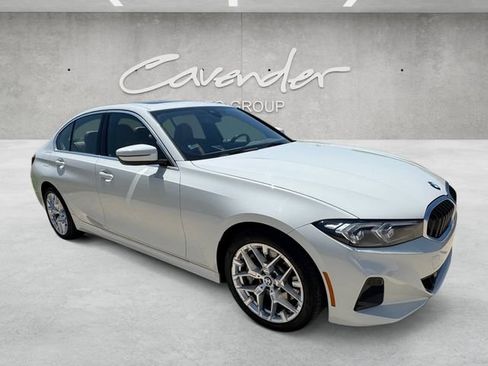 Used 2025 BMW 330i Sedan RWD image 2