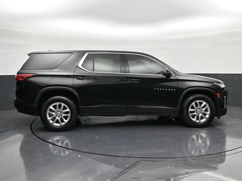 Used 2023 Chevrolet Traverse LS FWD image 6