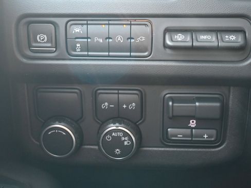 Used 2021 Chevrolet Tahoe Premier w/ Premium Package image 29