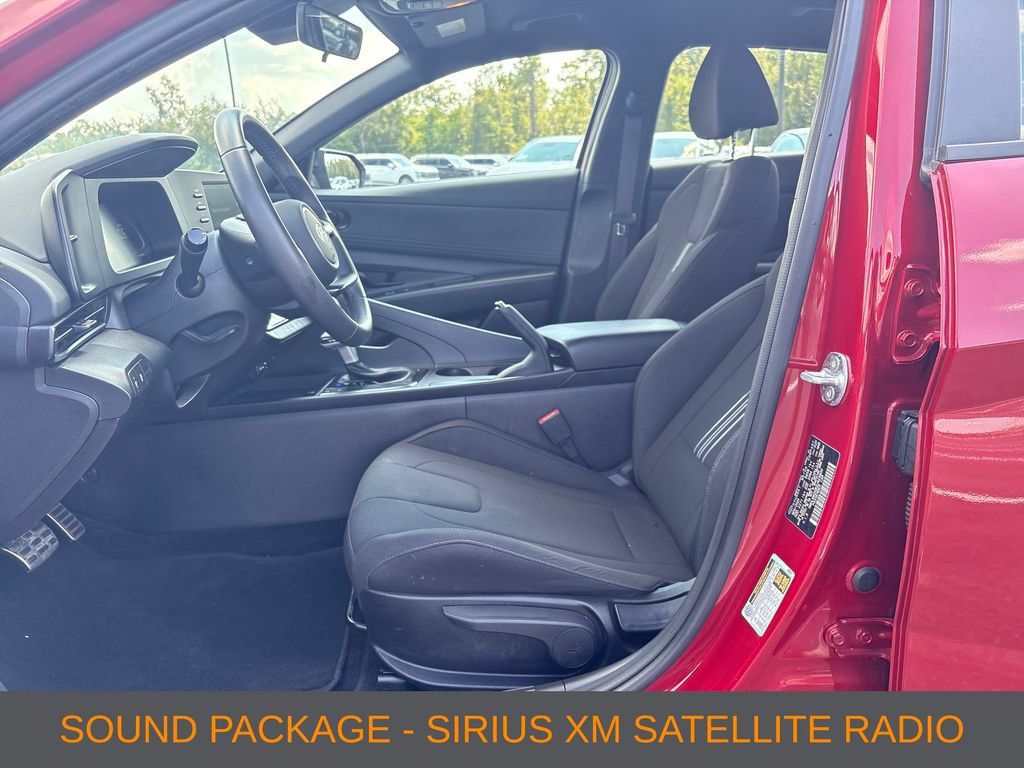 Used 2025 Hyundai Elantra Sport FWD image 4