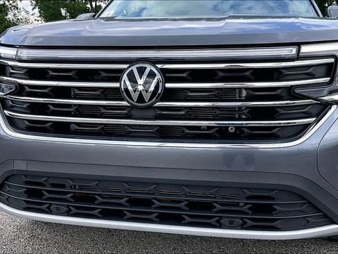 Used 2025 Volkswagen Atlas SE FWD image 37
