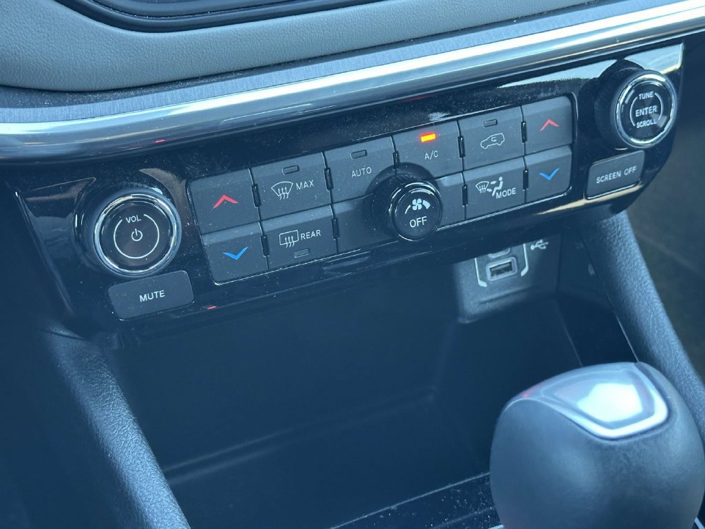 Used 2023 Jeep Compass Limited AWD/4WD image 26
