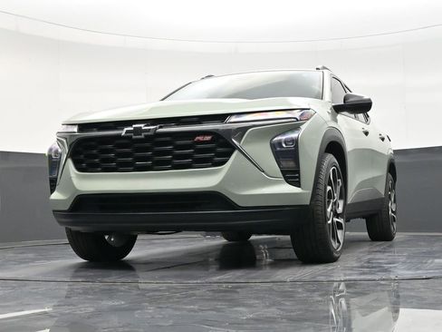 Used 2024 Chevrolet Trax RS w/ Sunroof Package image 27