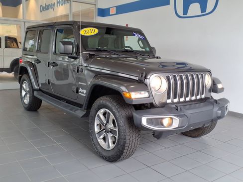Used 2019 Jeep Wrangler Unlimited Sahara AWD/4WD image 1