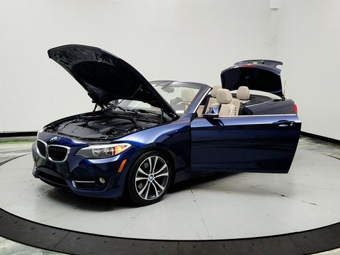 Used 2017 BMW 230i Convertible RWD image 9