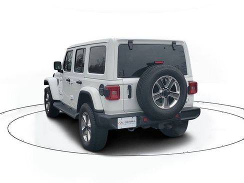 Used 2021 Jeep Wrangler Unlimited Sahara w/ Uconnect 4C Nav & Sound Group image 3
