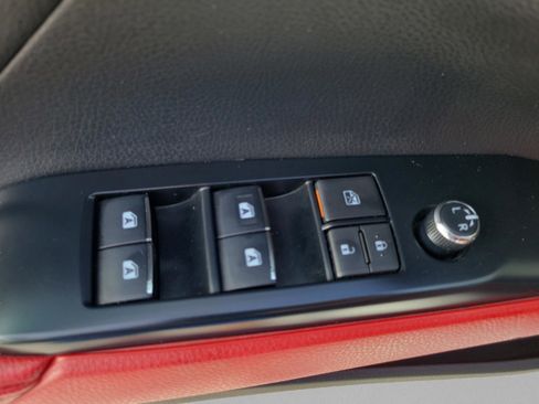 Used 2019 Toyota Camry XSE image 10