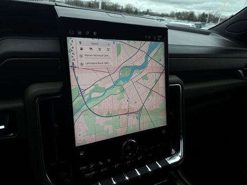 Certified 2025 GMC Yukon Denali Ultimate w/ LPO, Floor Liner Package image 14