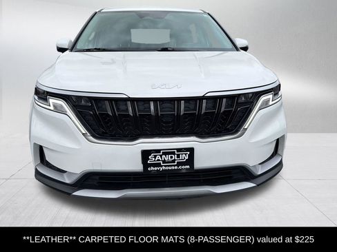 Used 2024 Kia Carnival LX image 3