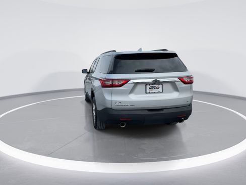 Used 2021 Chevrolet Traverse LT image 7