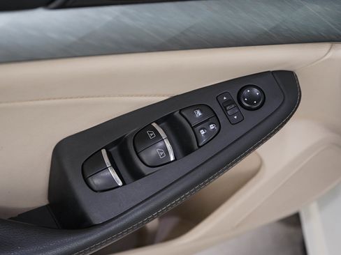 Used 2016 Nissan Maxima 3.5 SV FWD image 18