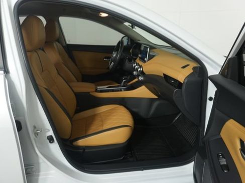 Used 2023 Nissan Sentra SV w/ SV Premium Package FWD image 27
