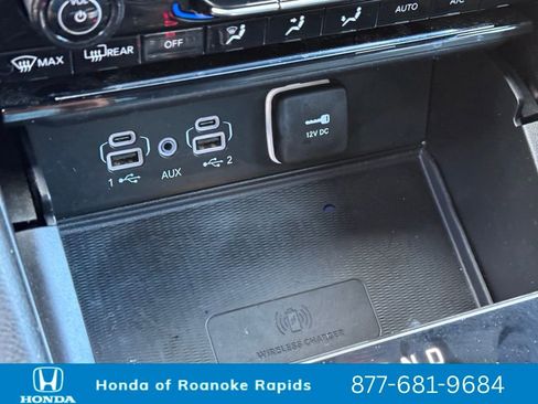 Used 2024 Jeep Grand Cherokee L Laredo image 16