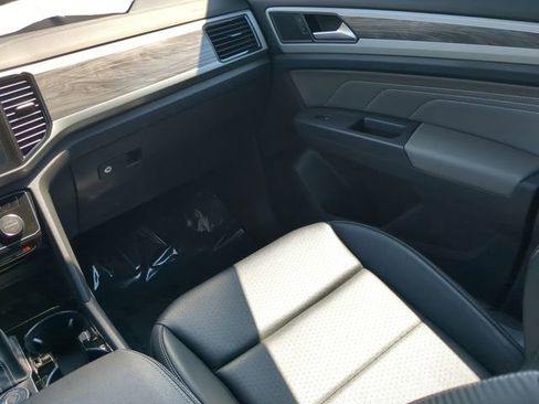 Certified 2023 Volkswagen Atlas Cross Sport SE image 16