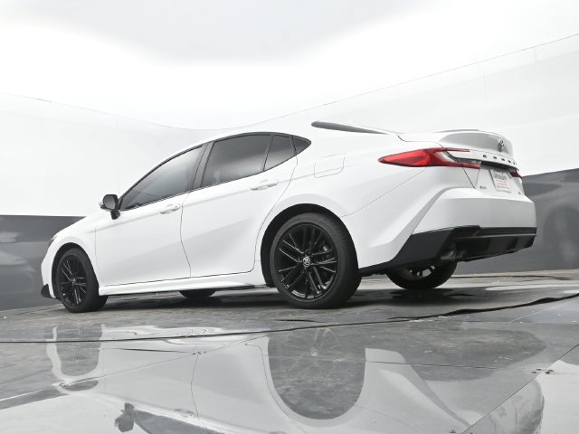 Used 2026 Toyota Camry SE FWD image 10