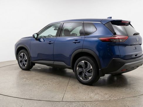 Used 2025 Nissan Rogue SV image 6
