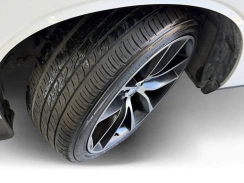 Used 2016 Dodge Challenger R/T Scat Pack RWD image 9