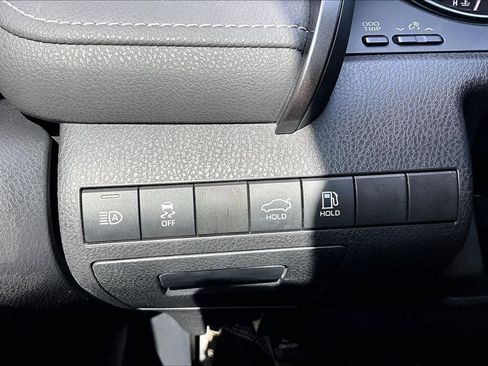 Used 2022 Toyota Camry SE FWD image 32
