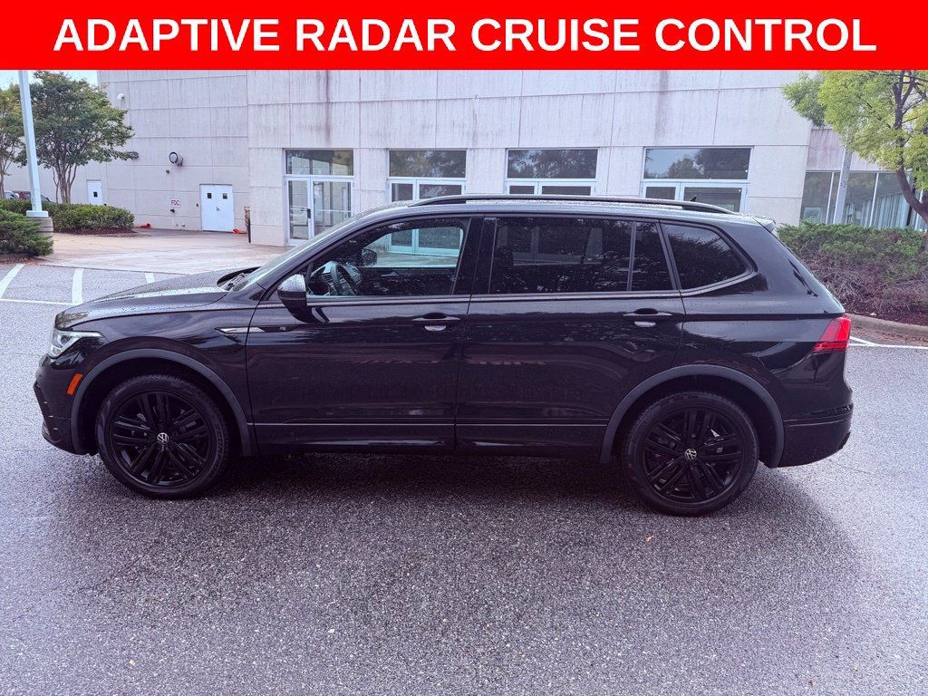 Used 2022 Volkswagen Tiguan SE R-Line AWD/4WD image 4