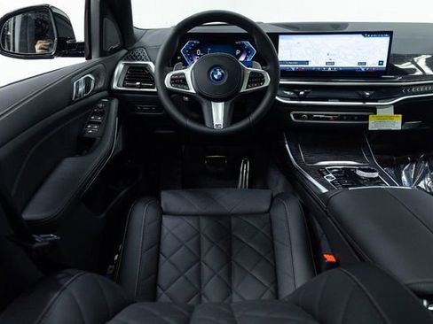 New 2026 BMW X5 xDrive50e image 4