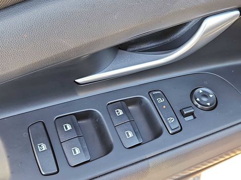 Used 2024 Hyundai Elantra Blue image 16