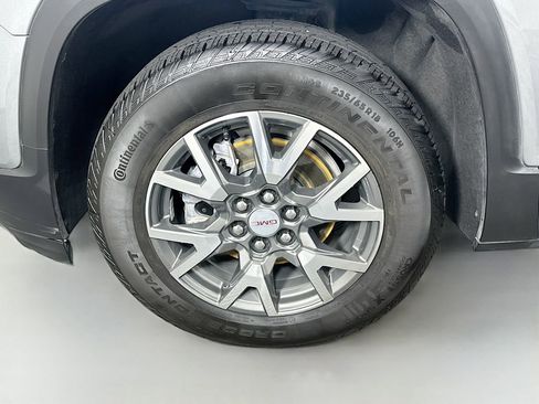 Used 2023 GMC Acadia SLE w/ Driver Convenience Package FWD image 32