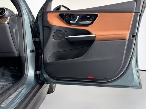 New 2026 Mercedes-Benz GLC 300 image 22