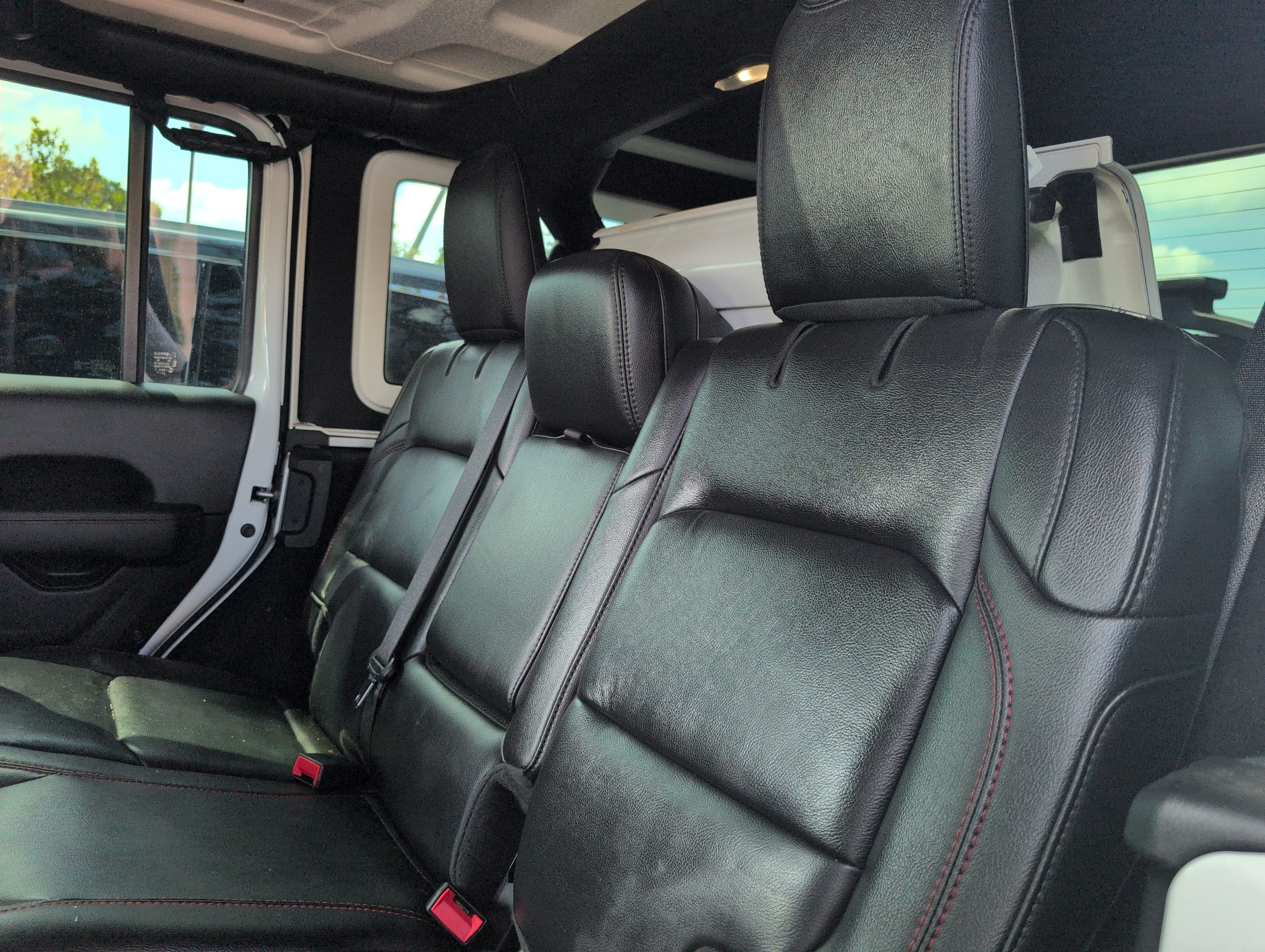 Used 2021 Jeep Wrangler Unlimited Rubicon AWD/4WD image 9