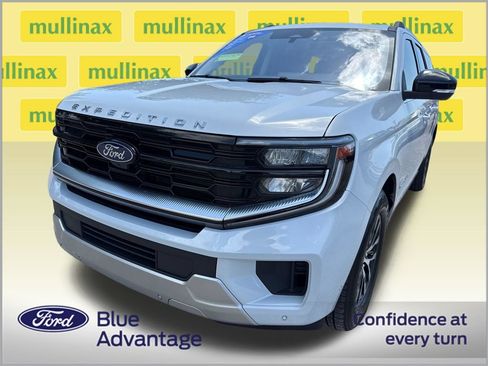 Used 2025 Ford Expedition Max Platinum AWD/4WD image 11