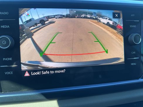 Used 2022 Volkswagen Taos SE image 22