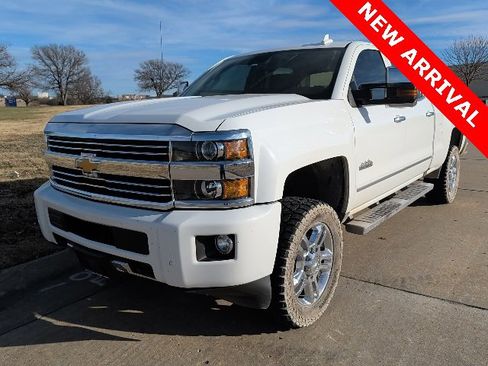 Used 2016 Chevrolet Silverado 2500 High Country w/ High Country Premium Package image 9