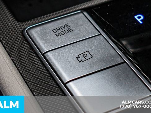 Used 2023 Hyundai Elantra Limited image 45