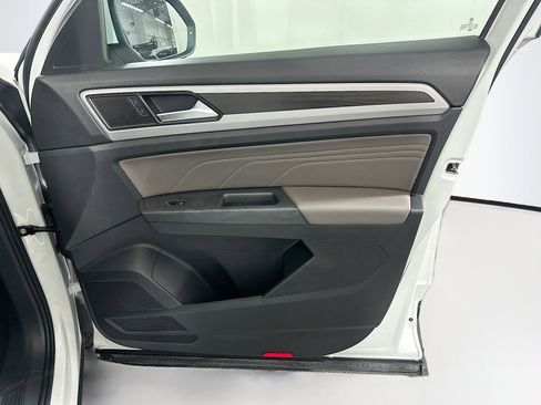 Used 2023 Volkswagen Atlas SE w/ Black Wheel Package FWD image 34