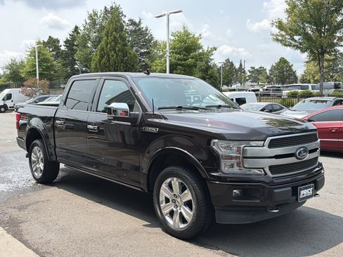 Used 2018 Ford F150 Platinum w/ Equipment Group 701A Luxury AWD/4WD image 4