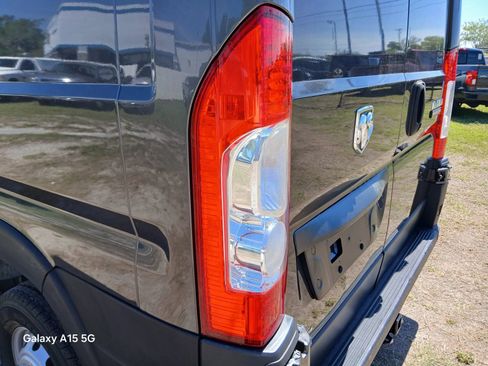 Used 2020 RAM ProMaster 2500 w/ Interior Convenience Group FWD image 12