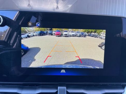 Used 2025 Chevrolet Equinox LT image 17