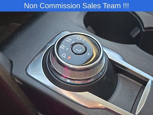 New 2025 Ford Escape SE w/ PHEV Premium Package FWD image 31