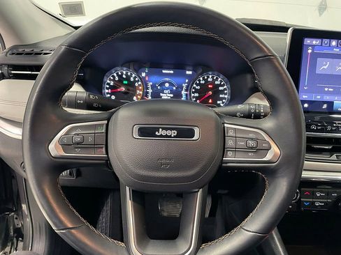 Used 2022 Jeep Compass Limited image 30