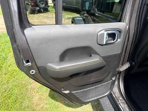 New 2026 Jeep Wrangler Unlimited Sahara AWD/4WD image 19