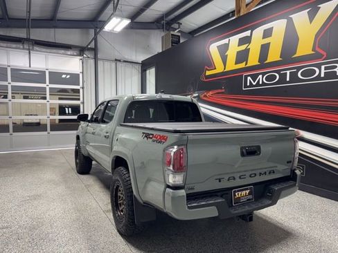 Used 2023 Toyota Tacoma TRD Sport AWD/4WD image 17