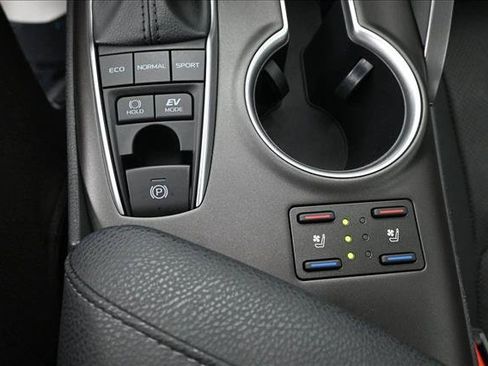 Used 2022 Toyota Camry XLE w/ Navigation Upgrade Package FWD image 15